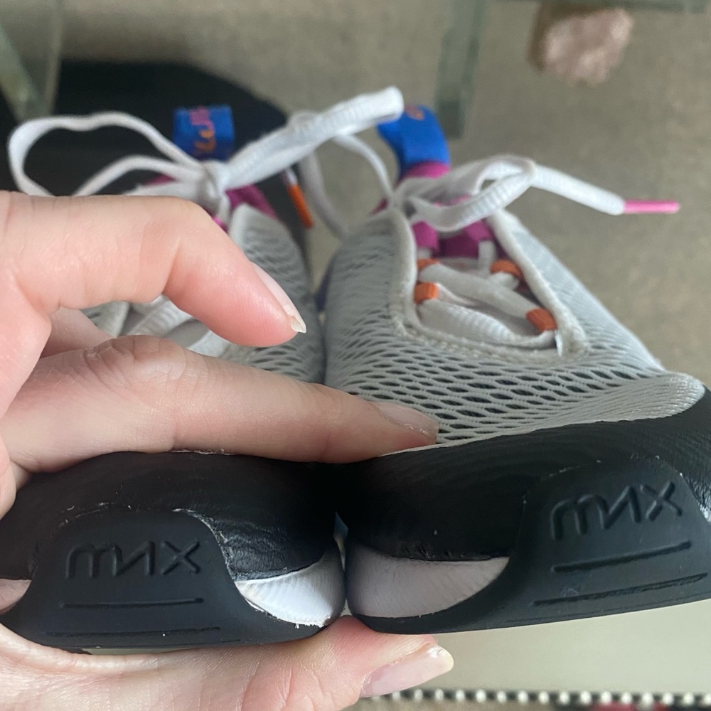 Nike Airmax React 270 Girls size 2 - Picture 6 of 9